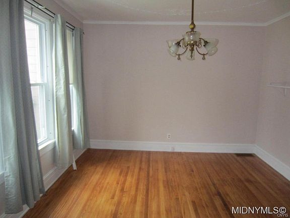 1st Floor Bedroom/Den