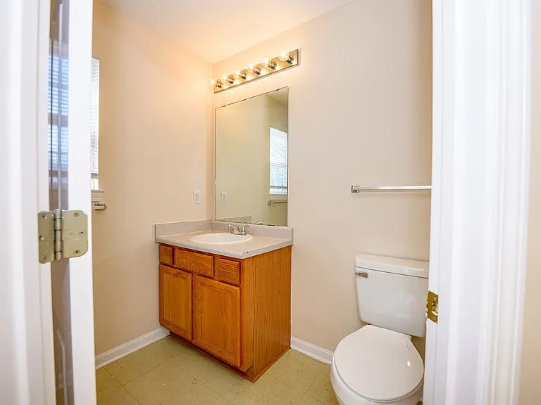 106 Keith Ct — Photo 13