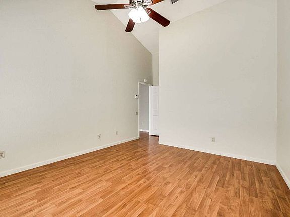 5th image of 3249 Kathy Ln