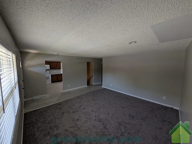 9152 W 78th Ter — Photo 4