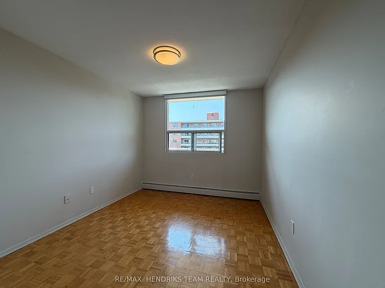 49 Leaside Dr #403 — Photo 5