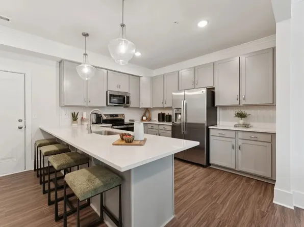 110 Byrum St #106, Cary, NC 27511