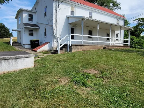 9 School House Rd, Hereford, PA 18056