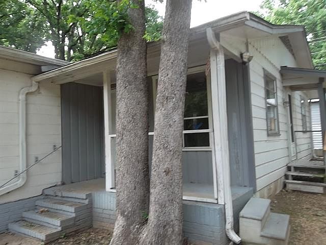 2nd image of 142 Forest Ln