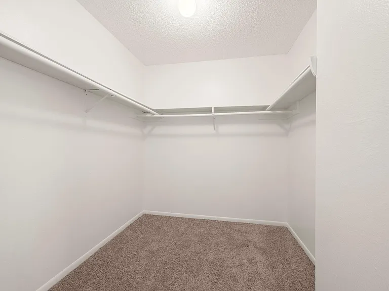 7415 Creekfield Dr — Photo 23