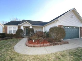 25 Keystone Ct, Fenton, MO 63026
