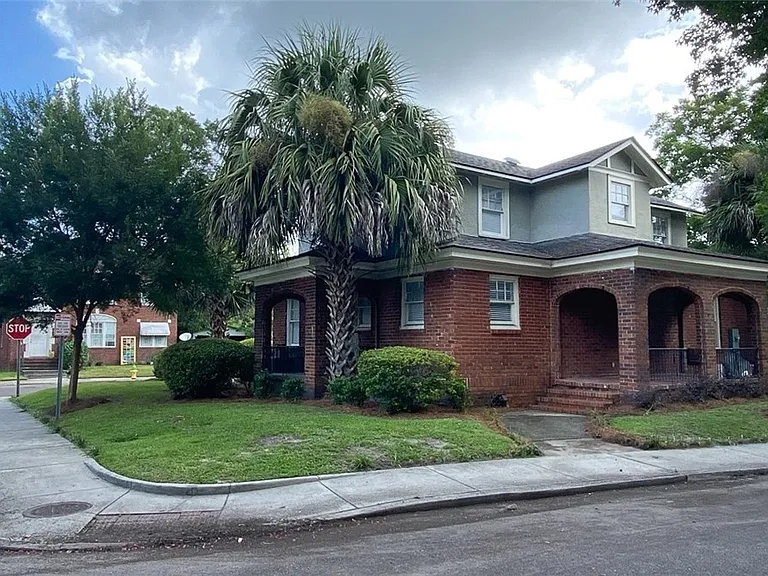 701 Maupas Ave — Photo 1