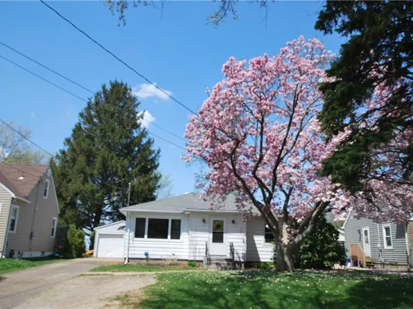 1128 E Grandview Blvd, Erie, PA 16504