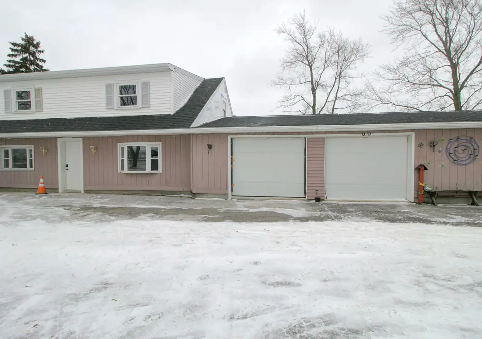 Penwood — Photo 1