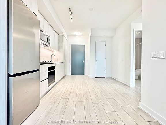 3rd image of 5858 Yonge St #1823