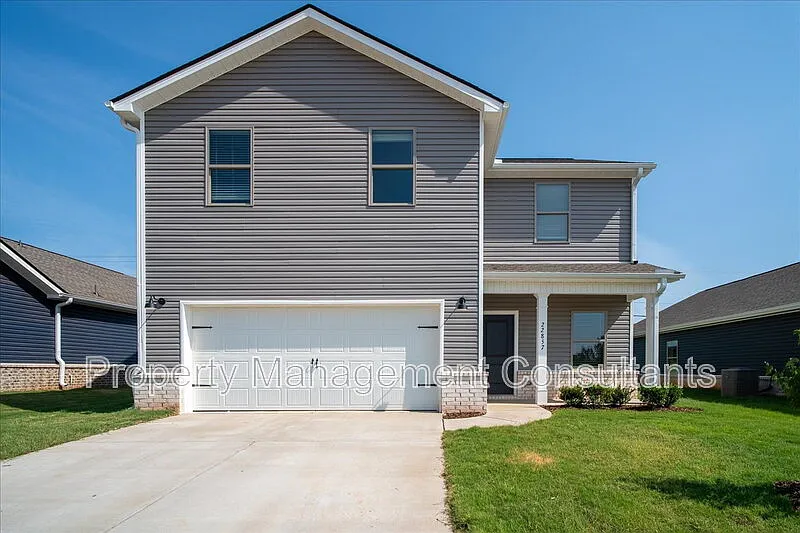 4 bed, 2.5 bath, 1753 sqft, $1,900 — Photo 2