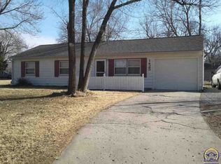 1425 SW Croix St, Topeka, KS 66611