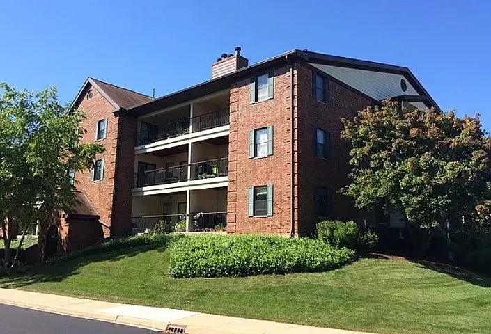 2 bed, 1100 sqft, $2,300 — Photo 1