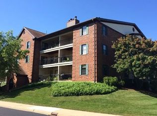 661 Hapsfield Ln APT 305, Buffalo Grove, IL 60089