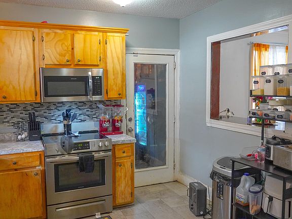 4th image of 1005 Denny Rd