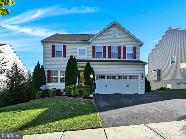 1114 Countryside Rd, Seven Valleys, PA 17360