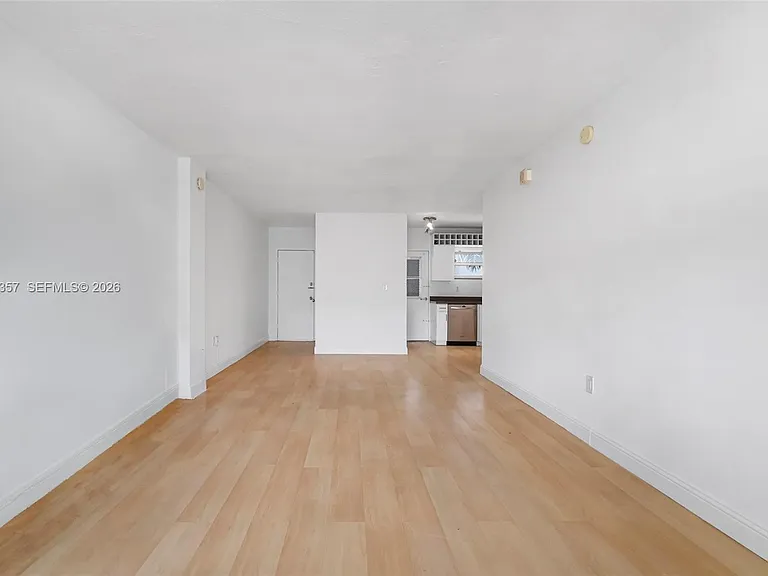 1300 Lincoln Rd #B402 — Photo 8