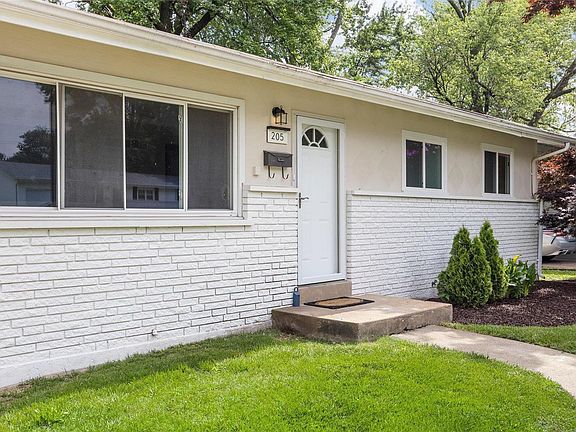 3rd image of 205 Francisca Dr