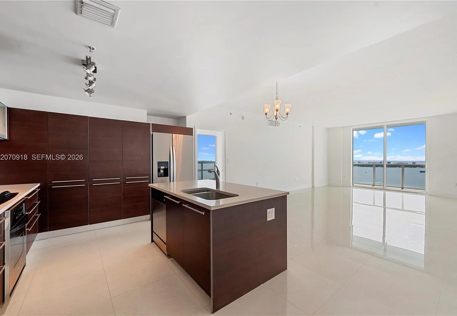 Quantum On The Bay Condo — Photo 1