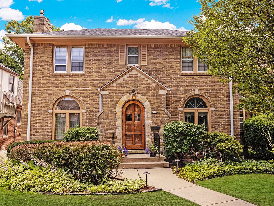 1st image of 1575 E Blackthorne Pl