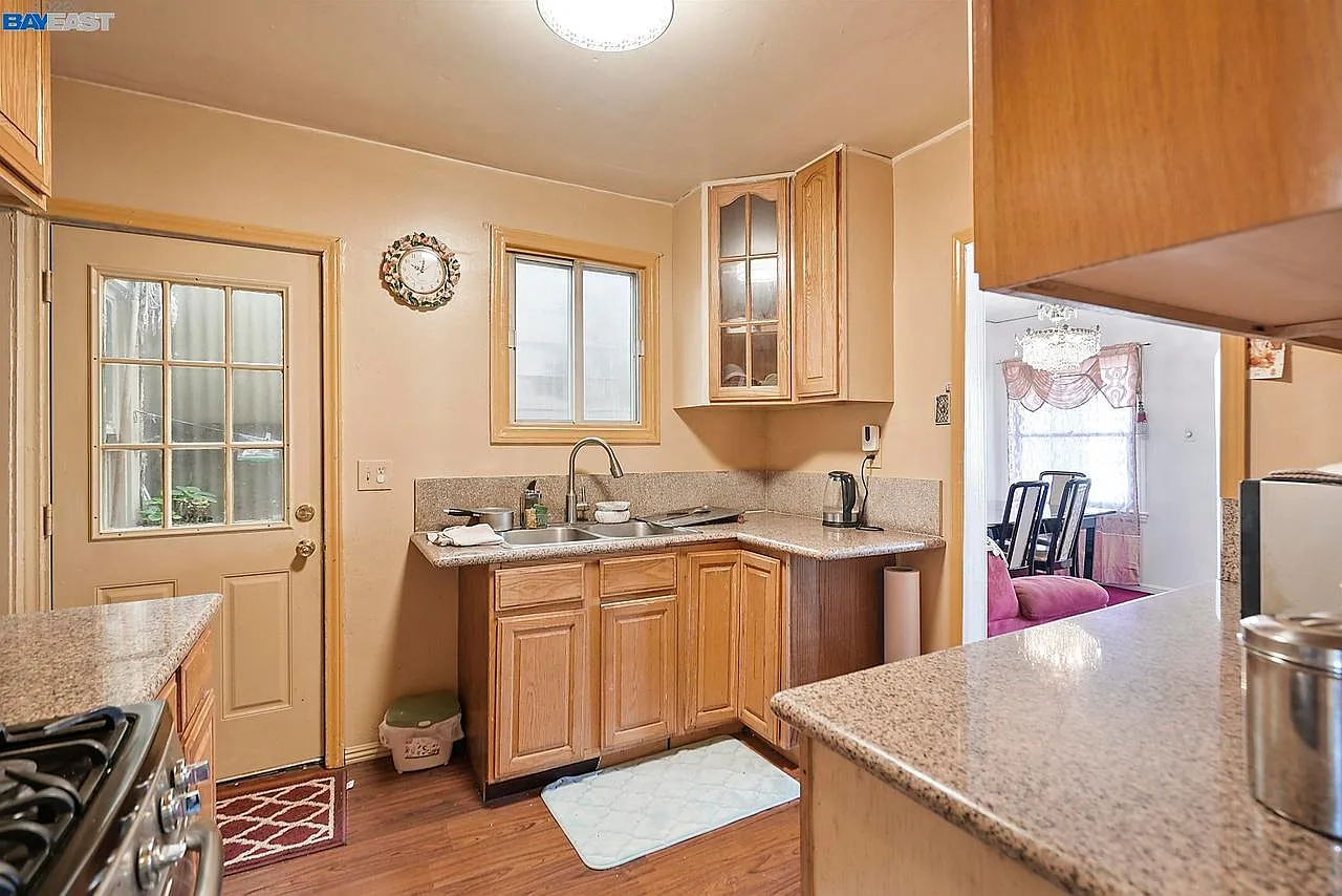 W Cavour St, Daly City — Photo 4