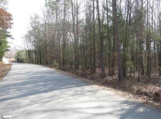 2 Dean Woods Rd, Fountain Inn, SC 29644