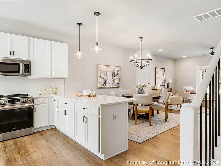 5709 Parker Pines Ct — Photo 4