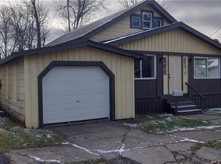 42 Bridge St, Phoenix, NY 13135