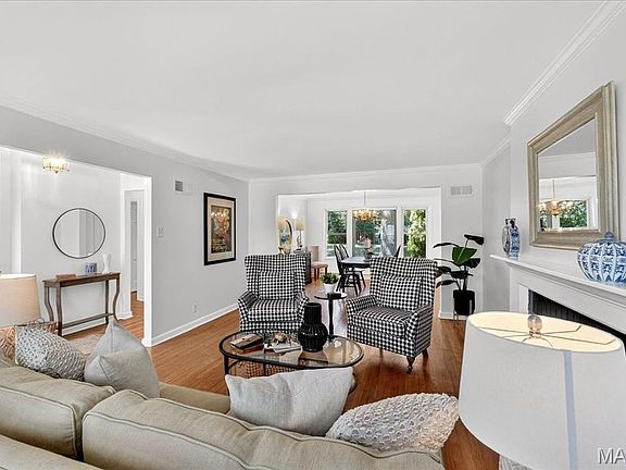 5th image of 833 Berick Dr