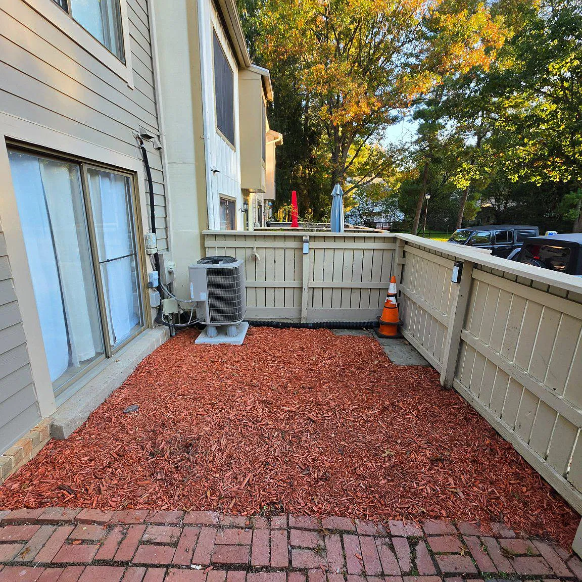 3 bed, 2.5 bath, 1083 sqft, $2,261 — Photo 3