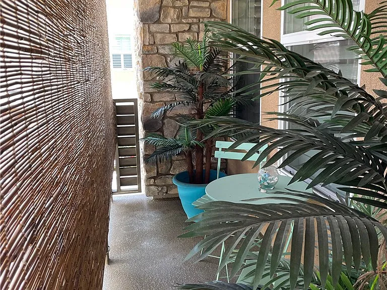 16 Compass Ct — Photo 11