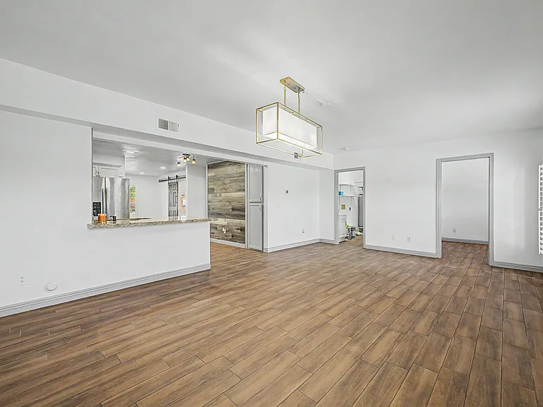 Dining/ Living Room
