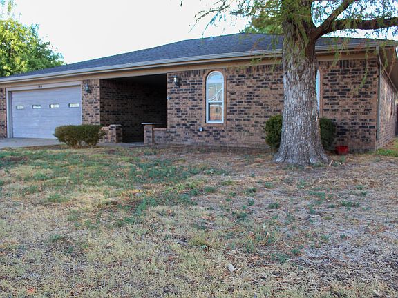 2nd image of 1414 Pecan Ave