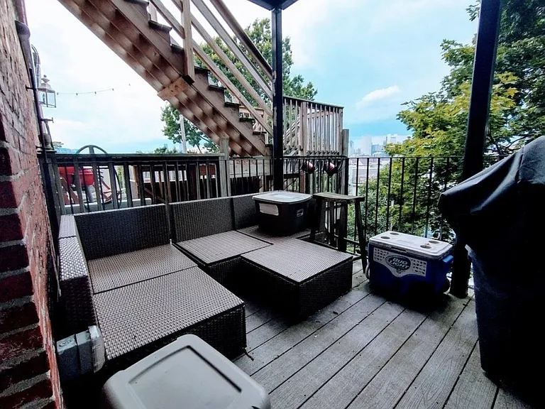 518 E Broadway #3 — Photo 16