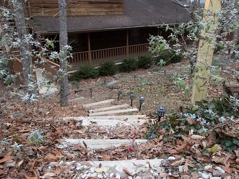 219 Merrylog Ln — Photo 8