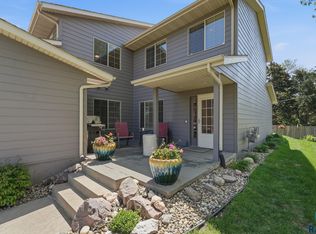 2301 E Beacon Pl, Sioux Falls, SD 57103