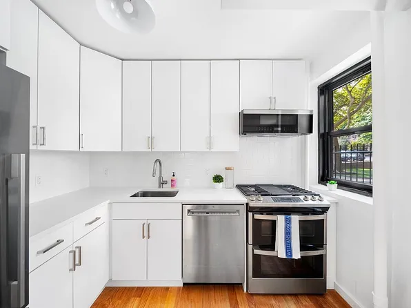 365 Clinton Ave APT 1C, Brooklyn, NY 11238