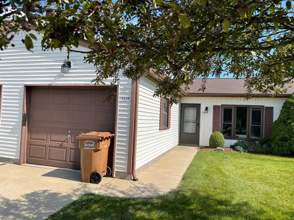 132 Royal Crest Dr Unit F, Seville, OH 44273