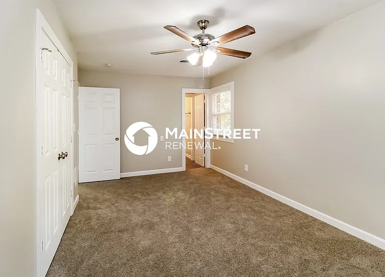 152 Iroquois Trl — Photo 2