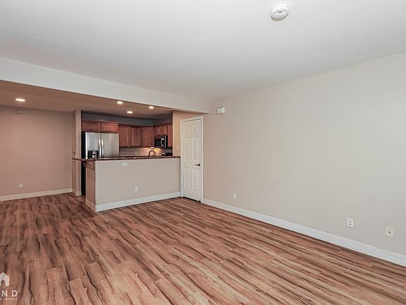 5th image of 5252 Balboa Arms Dr Unit 179
