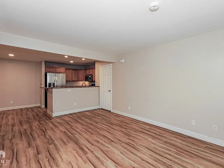 5252 Balboa Arms Dr #179 — Photo 5