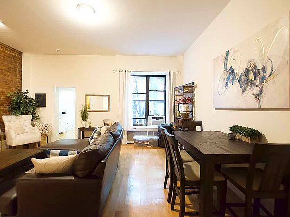 2nd image of 137 W 75th St APT 2R