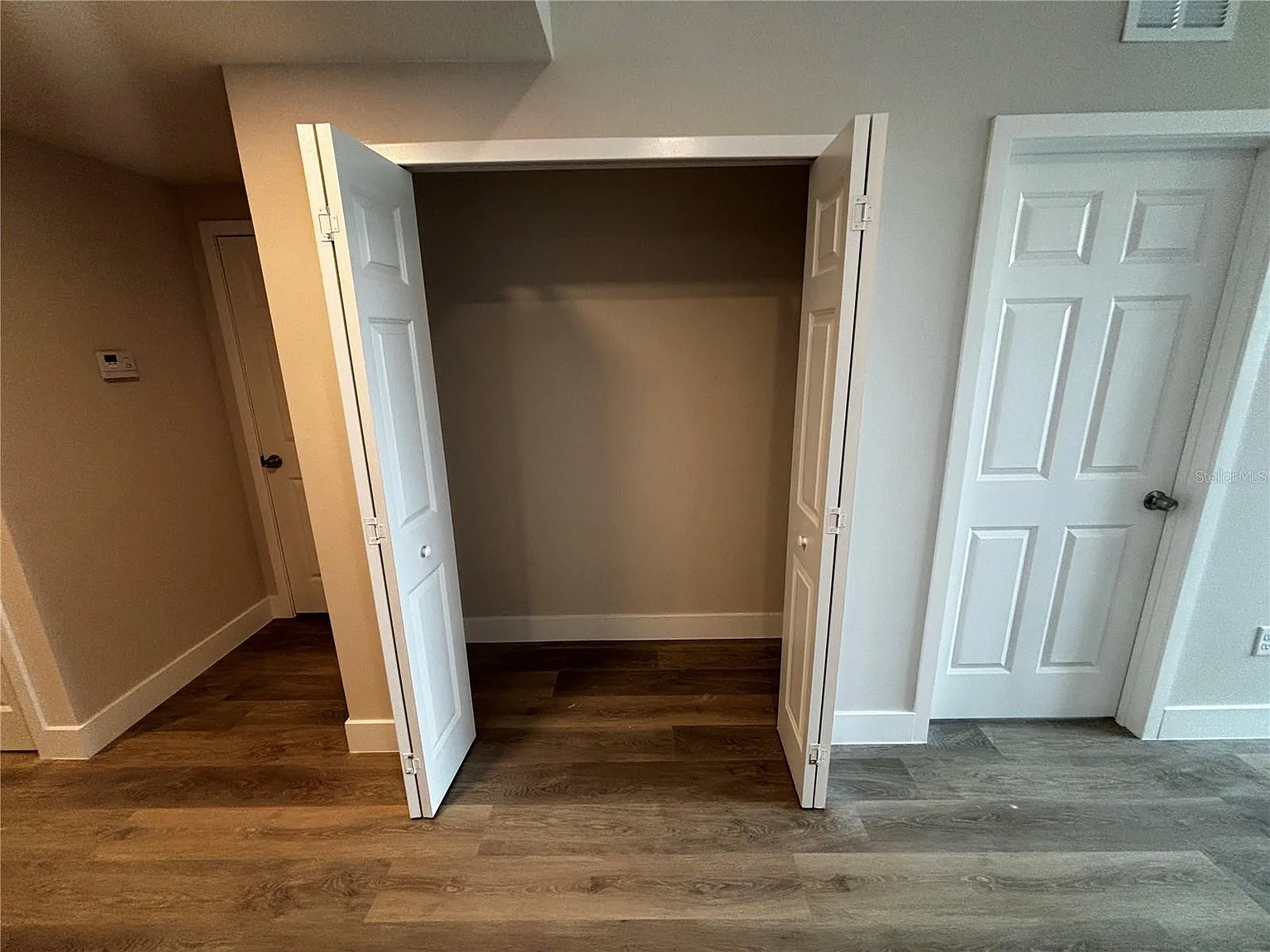 2 bed, 1000 sqft, $1,550 — Photo 4