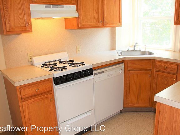 3rd image of 101 Medway St APT 3