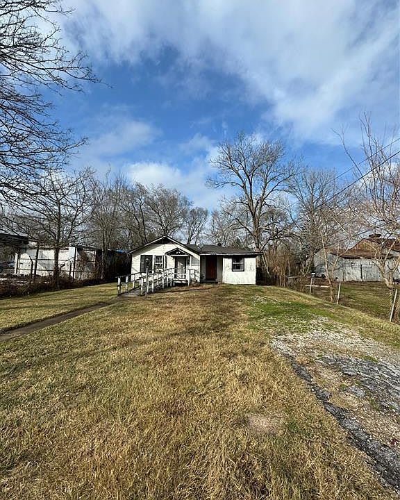 2850 Blanchette St Beaumont TX 77701 MLS 10123650 Zillow