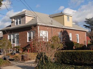 129 Guenther Ave, Valley Stream, NY 11580