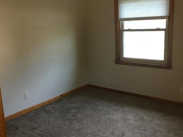 560 Kelly St — Photo 8