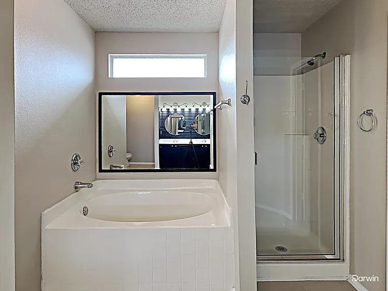 4050 Hunters Creek Dr — Photo 10