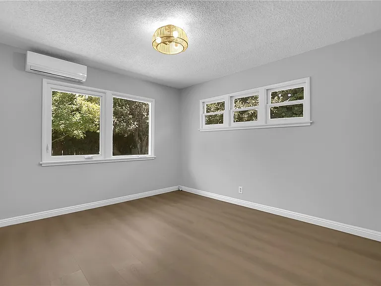 325 W Le Roy Ave — Photo 47