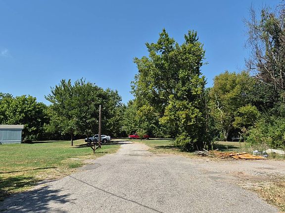 5th image of 18069 NE 27th St